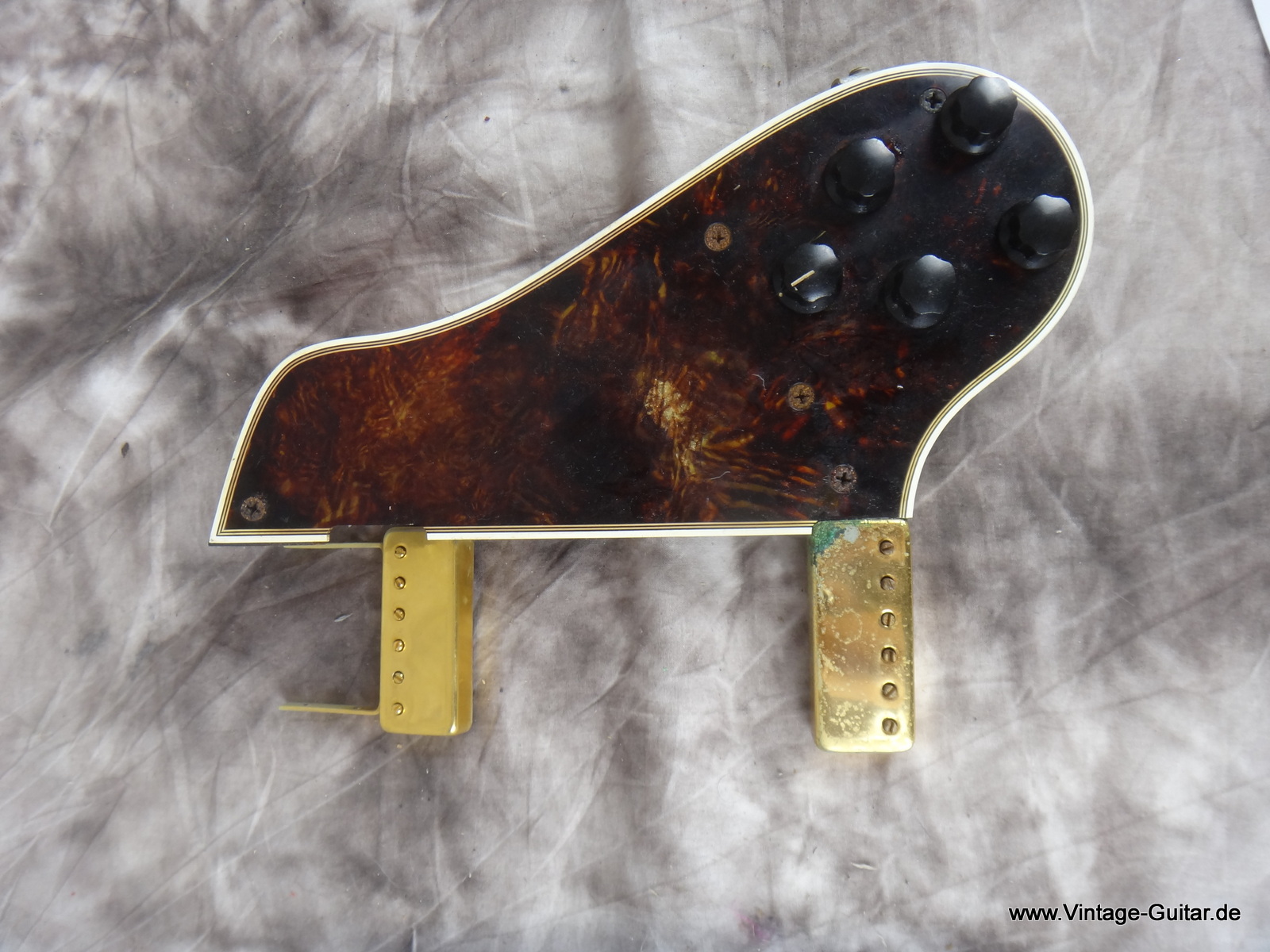 Gibson-McCarty- pickguard-pickup-assemblie-001.JPG